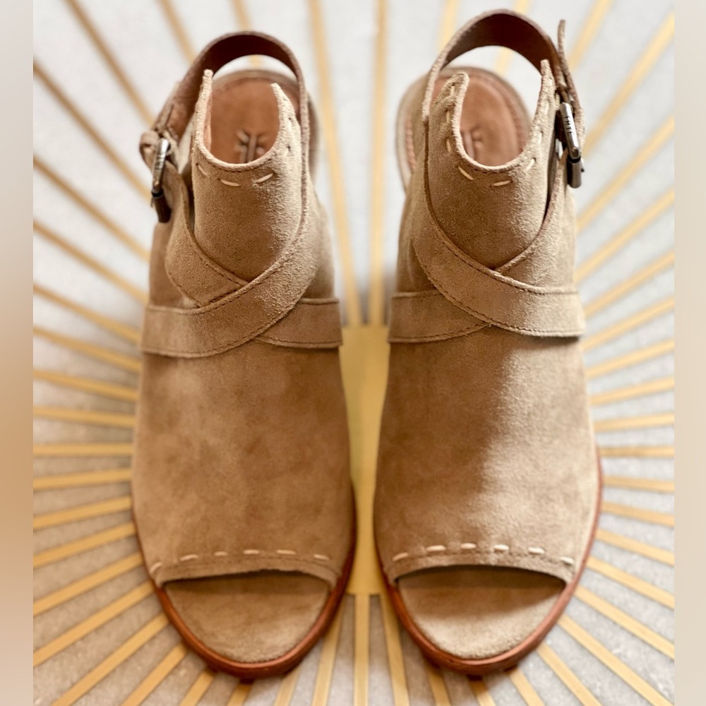 Frye Dani Pickstitch 8M Ash 3” heel